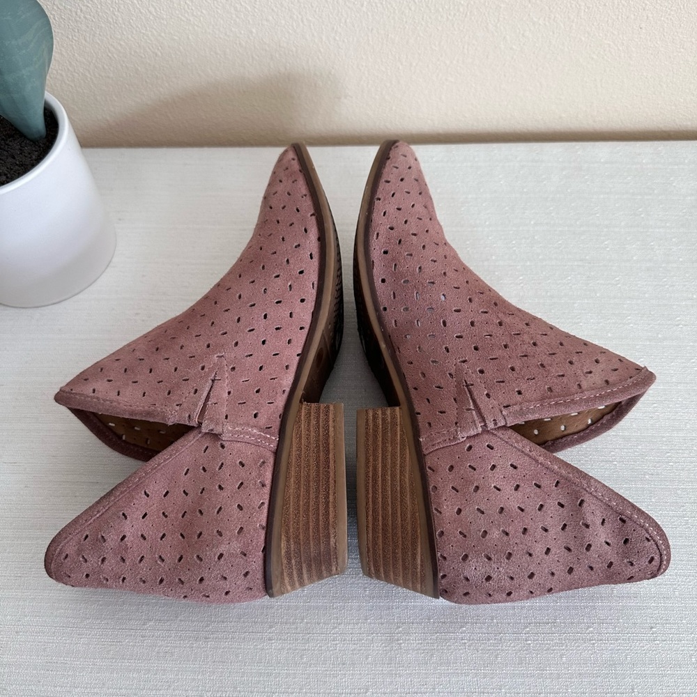 Lucky Brand Baley Mauve Perforated Casual Heeled Ankle Booties Women’s 10M - Picture 8 of 12